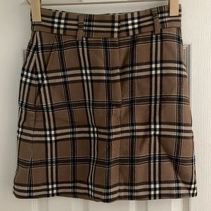 HM PLAID SKIRT BRAND NEW ( *broken zipper) SIZE 2